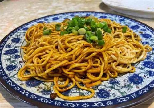 王師傅怪味擔(dān)擔(dān)面加盟