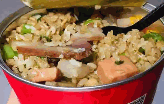 約飯易拉罐茶油炒飯