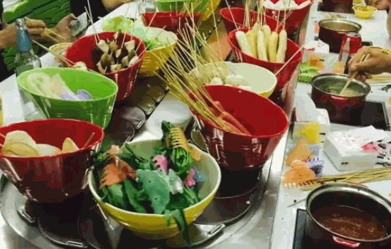 旋轉(zhuǎn)小火鍋