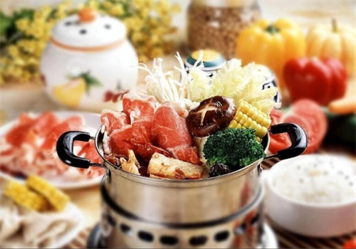 咕嚕咕嚕旋轉(zhuǎn)小火鍋