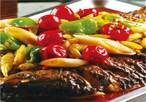 倔強(qiáng)的小魚無骨烤魚撈飯