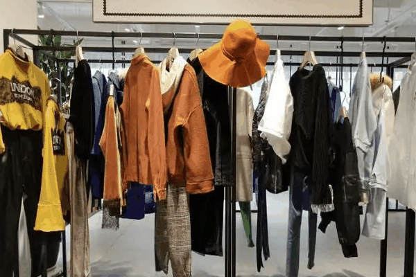 她時(shí)服飾加盟