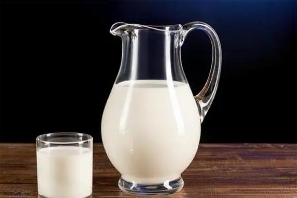 泉芳乳業(yè)加盟