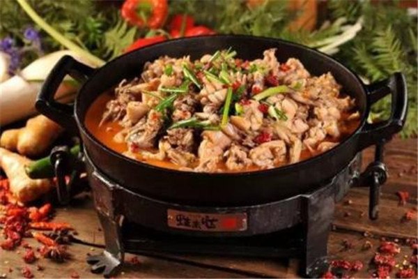 臻享無(wú)招牌牛蛙火鍋
