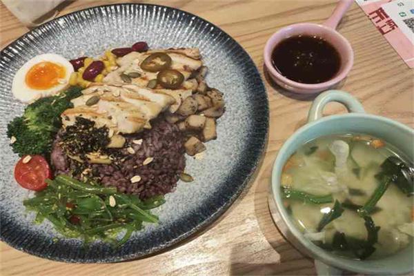 格麗詩沙拉健康餐加盟