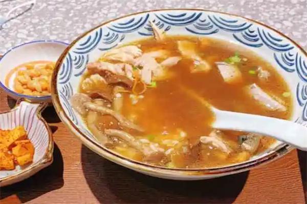 王春春雞湯飯加盟