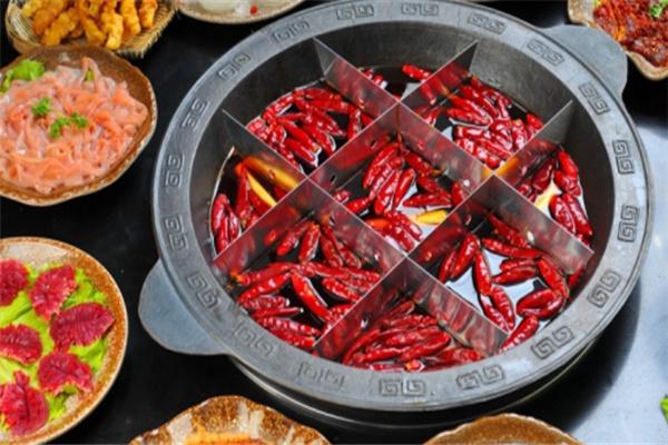 王胖胖牛肉串串火鍋