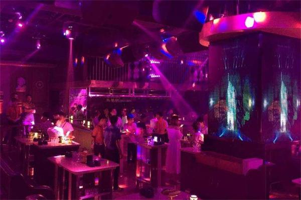 呀諾達(dá)酒吧加盟