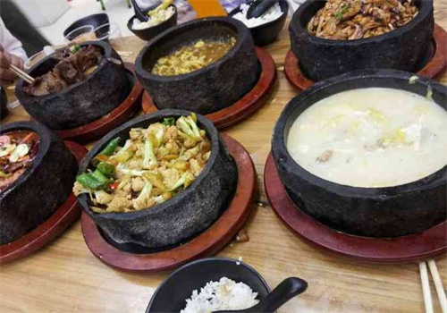 于記石鍋主題餐廳加盟