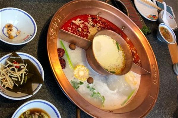 小漁國河鮮火鍋