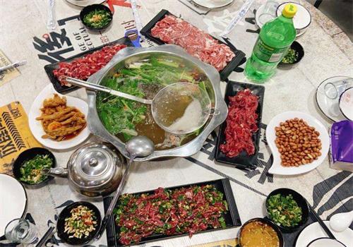 小牛家村黃牛肉火鍋加盟