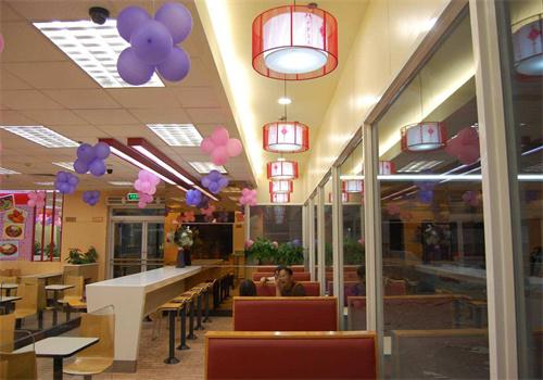 客必樂中式快餐加盟