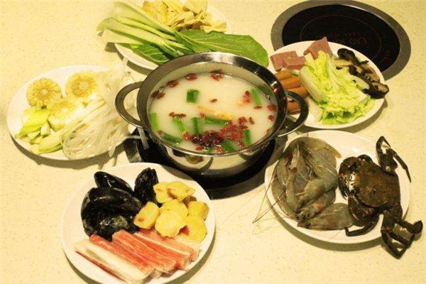 小犇?；疱伋屑用?></p>
<h2>小犇?；疱伋屑用速M多少錢?投資輕松致富,輕松即可投資開店</h2>
<p>小犇?；疱伋衅放七B鎖店各大中小型城市經(jīng)常可見，門店規(guī)模有大有小，檔次有高有低。小犇牛火鍋超市連鎖品牌店都有著穩(wěn)定的消費會員，生意狀況樂觀，發(fā)展前景看好。不少打算創(chuàng)業(yè)開店的朋友都有意加盟小犇牛火鍋超市，那么小犇?；疱伋屑用速M多少錢呢?下面，就一起來看看具體的介紹吧。</p>
<p>小犇?；疱伋械募用速M用并不是很高，加盟費用只需要5~10萬左右，主要的費用是用于人工費，用一些成本的費用加盟過程中可以到總部進行相關(guān)的咨詢，總部會了解到每一個加盟商的加盟需求，設(shè)計出適合加盟商的加盟的方案，同時小犇?；疱伋械募用苏咭部梢缘娇偛窟M行考察。加盟后還可以享受總部的扶持，并且在未來的時間里，小犇牛火鍋超市總部的還會不斷的為廣大消費者提供更加優(yōu)質(zhì)的產(chǎn)品。</p>
<p><img src=