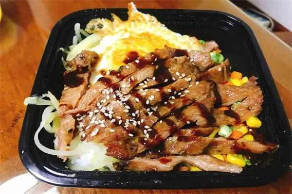 臺灣鹵肉牛排飯加盟