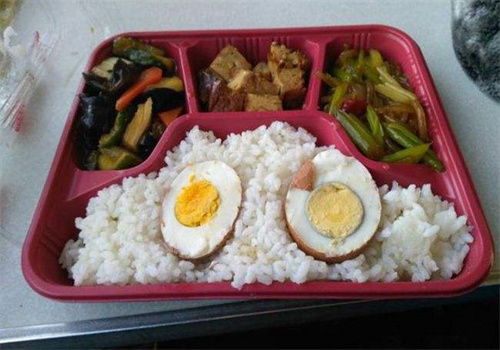 尊客自選快餐
