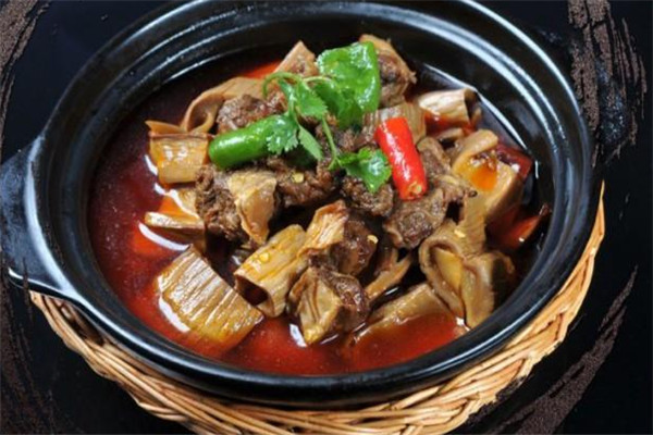鮮百味牛腩煲加盟
