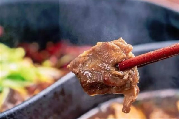 鮮百味牛腩煲加盟