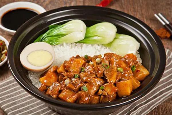 小廚砂鍋飯加盟