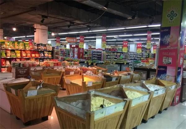 丹尼斯全日鮮便利店