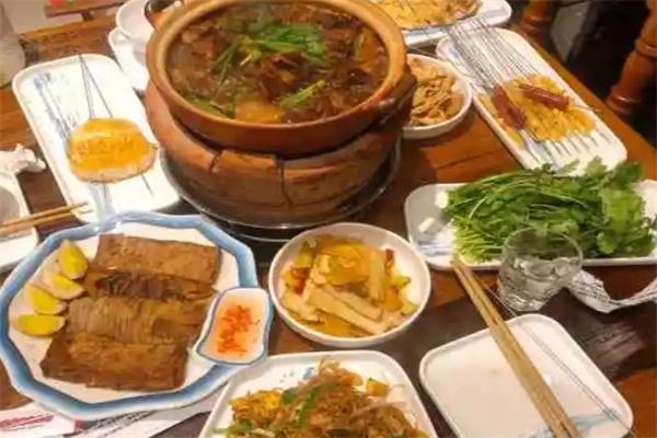 陳記港式地?cái)偞蜻厾t
