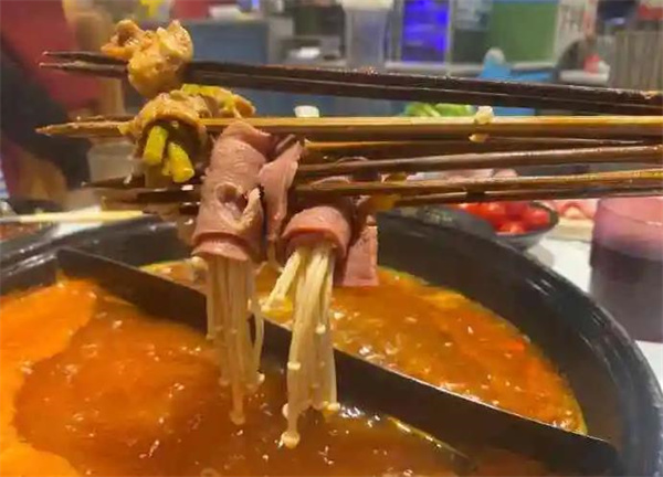 鋼管廠五區(qū)小郡肝串串香