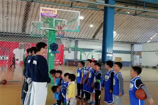 久盈體育青少年籃球培訓(xùn)加盟