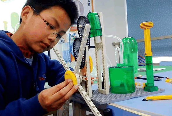 逸環(huán)機器人教育