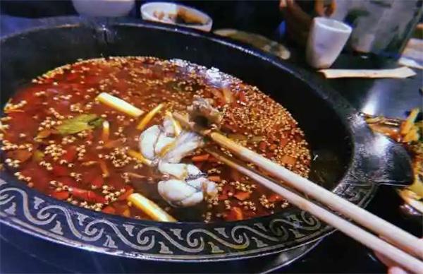 友久佳美蛙魚頭