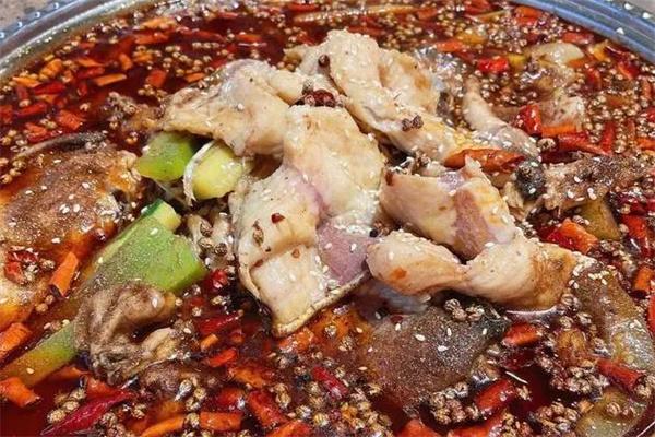 鼎味美蛙魚頭火鍋