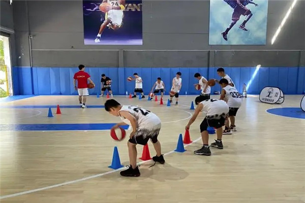久盈體育青少年籃球培訓(xùn)加盟