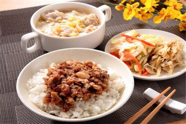 食八掌牛肉燜飯