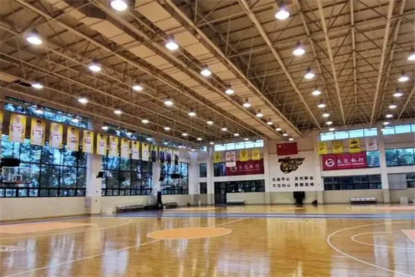 宏遠籃球場加盟