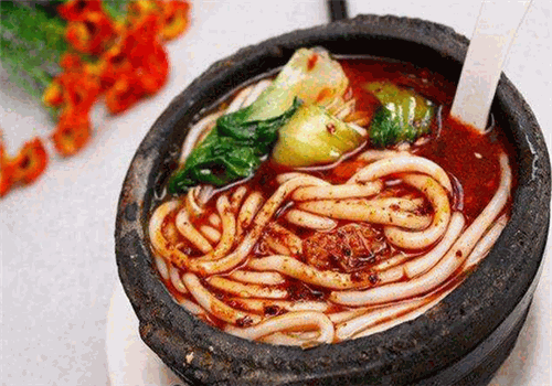姐妹砂鍋土豆粉加盟