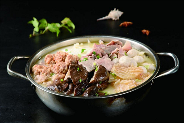 陳鋼旋轉(zhuǎn)小火鍋