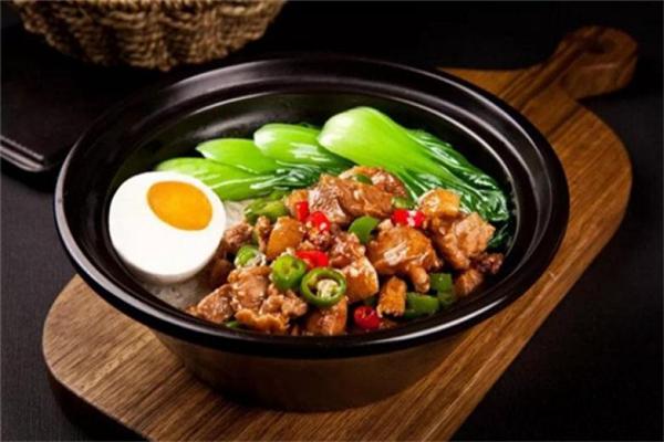 牛物煲仔飯加盟