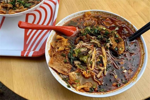 臻小螺號(hào)螺螄粉加盟
