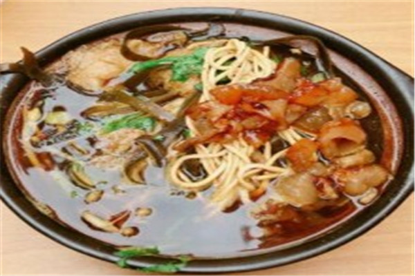 胖子砂鍋米線