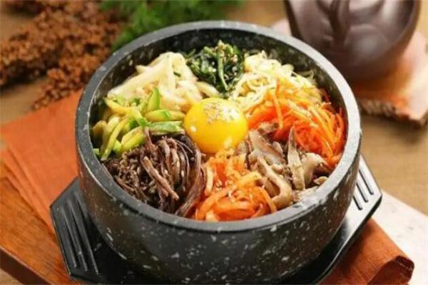 爽爽小吃石鍋拌飯