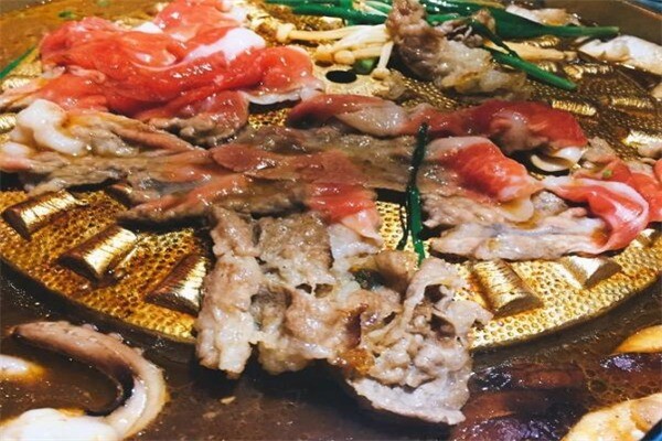 小牛牛水煎肉燒烤加盟
