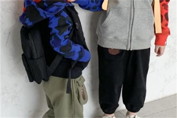 輕輕艾定制童裝加盟