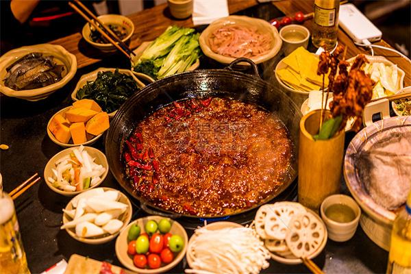 淺藍現(xiàn)代精品火鍋加盟