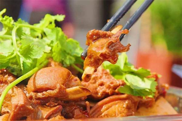 頂鮮牛羊大件湯加盟