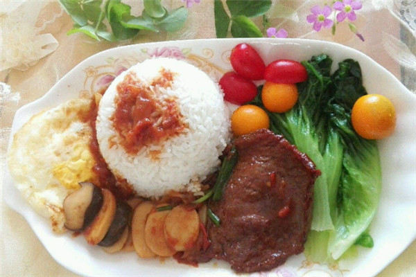 牛先生至尊椒香牛排飯加盟
