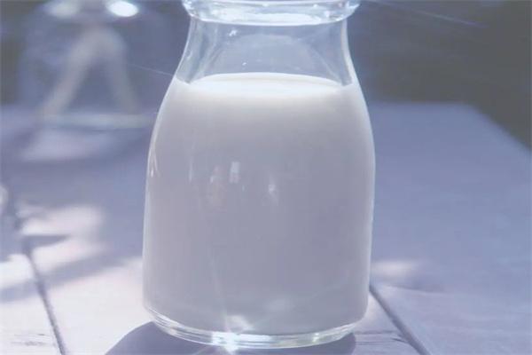 牛時(shí)代乳業(yè)加盟