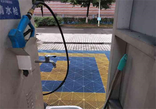 藍(lán)鯨洗車店加盟
