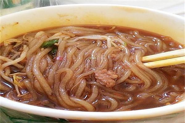 熊雄酸辣粉加盟