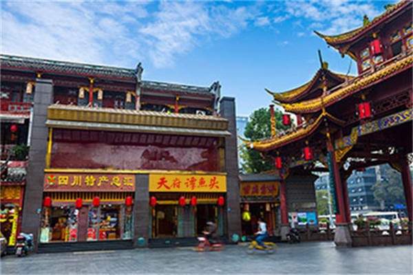 天府譚魚(yú)頭火鍋加盟