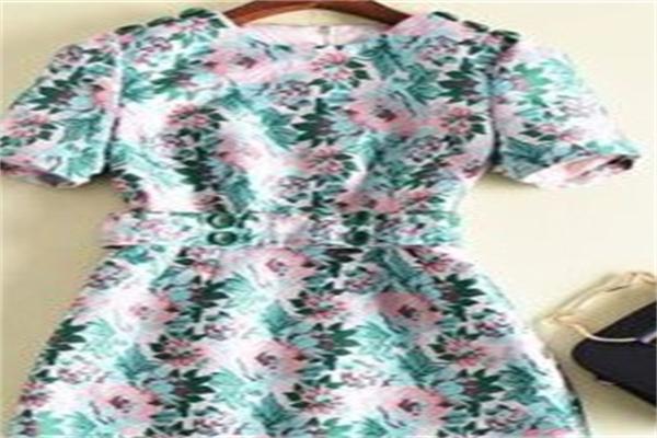 胖胖秀服裝加盟