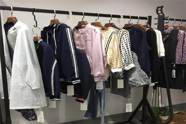遠(yuǎn)一服裝加盟