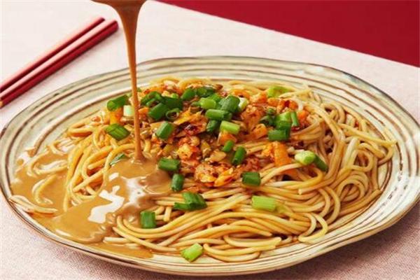 羅氏熱干牛肉面館加盟